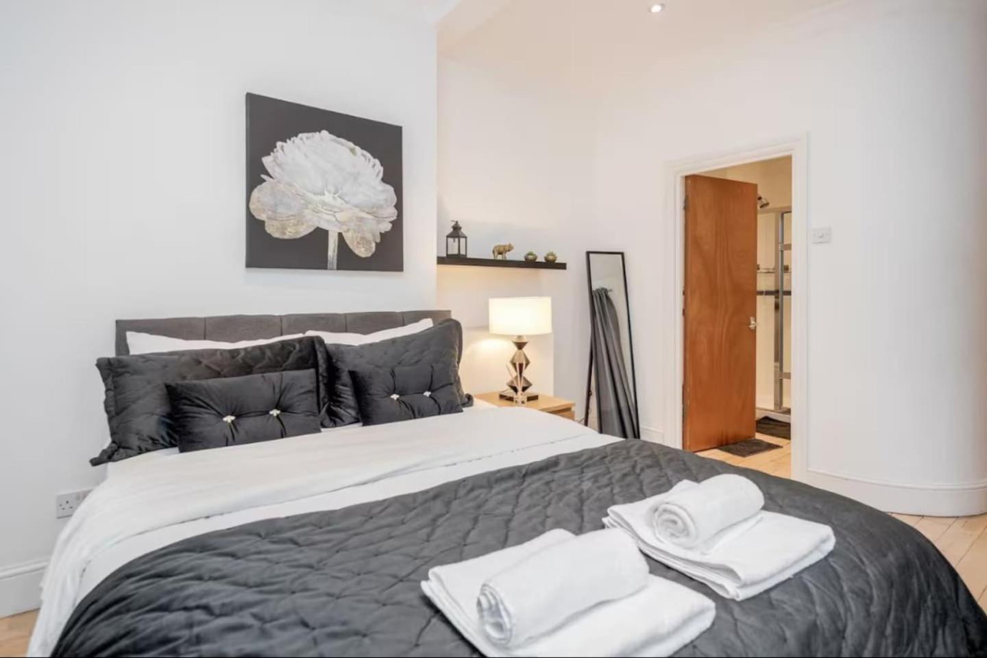 Apartment 2br, Garden, Nespresso Machine, Direct Access London